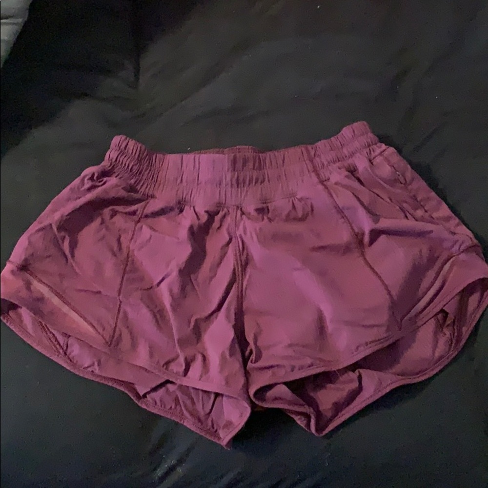 Lululemon Hotty Hot Short II 2.5”